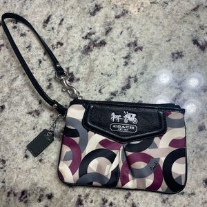 Coach Madison Graphic Op Art small wristlet